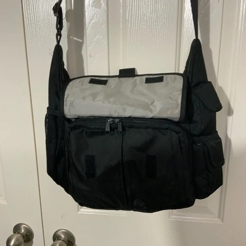 LL BEAN Classic Nylon Crossbody Messenger Bag
